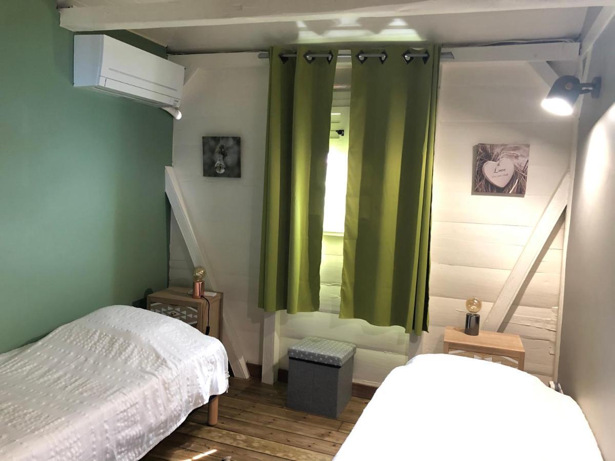 Habitation Baliache - Maison Creole Avec Jardin Privatif, Plage A 200M Deshaies Exteriör bild
